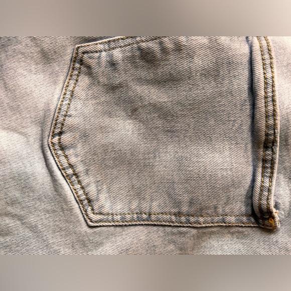 Universal thread size 30r light wash jeans good condition - Picture 7 of 7